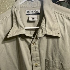 Columbia Men’s size large button down